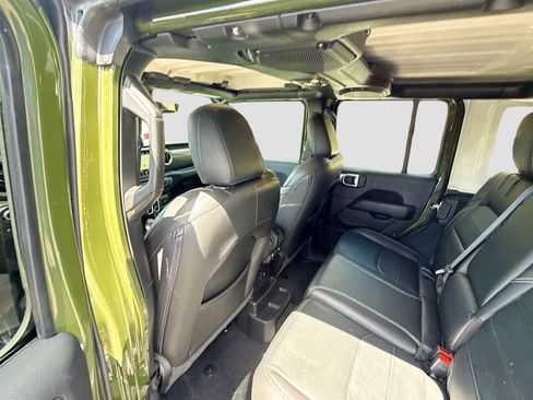 Used 2023 Jeep Wrangler Unlimited Sahara w/ Cold Weather Group AWD/4WD image 24