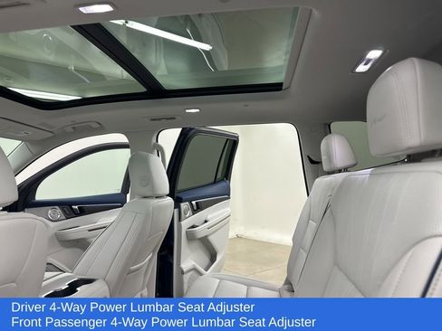 Used 2025 Buick Enclave Avenir w/ Super Cruise Package image 32