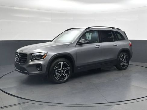 Used 2026 Mercedes-Benz GLB 250 4MATIC image 9