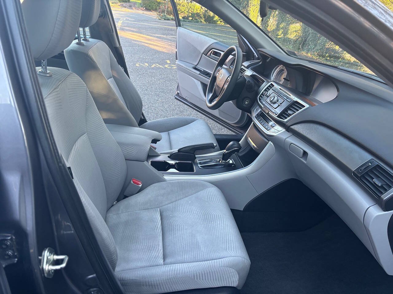 Used 2014 Honda Accord LX image 27