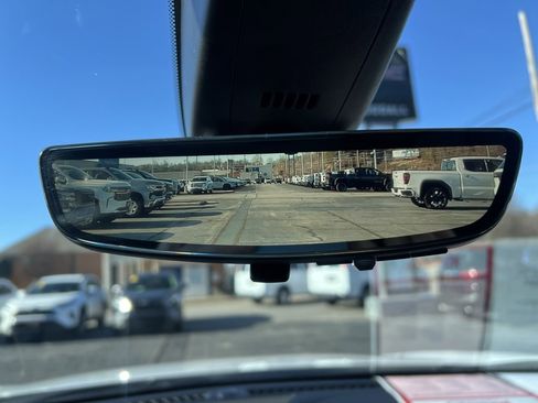 Used 2024 Buick Enclave Premium image 30