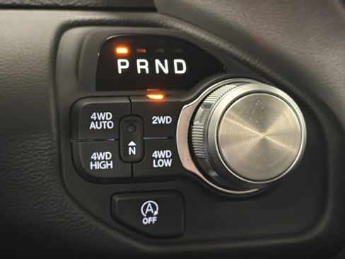 Used 2025 RAM 1500 Laramie w/ Sport Appearance Package AWD/4WD image 18