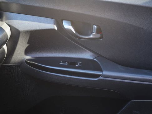 Used 2019 Hyundai Veloster 2.0 Premium image 22