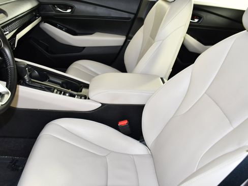 Certified 2023 Honda Accord Touring image 37
