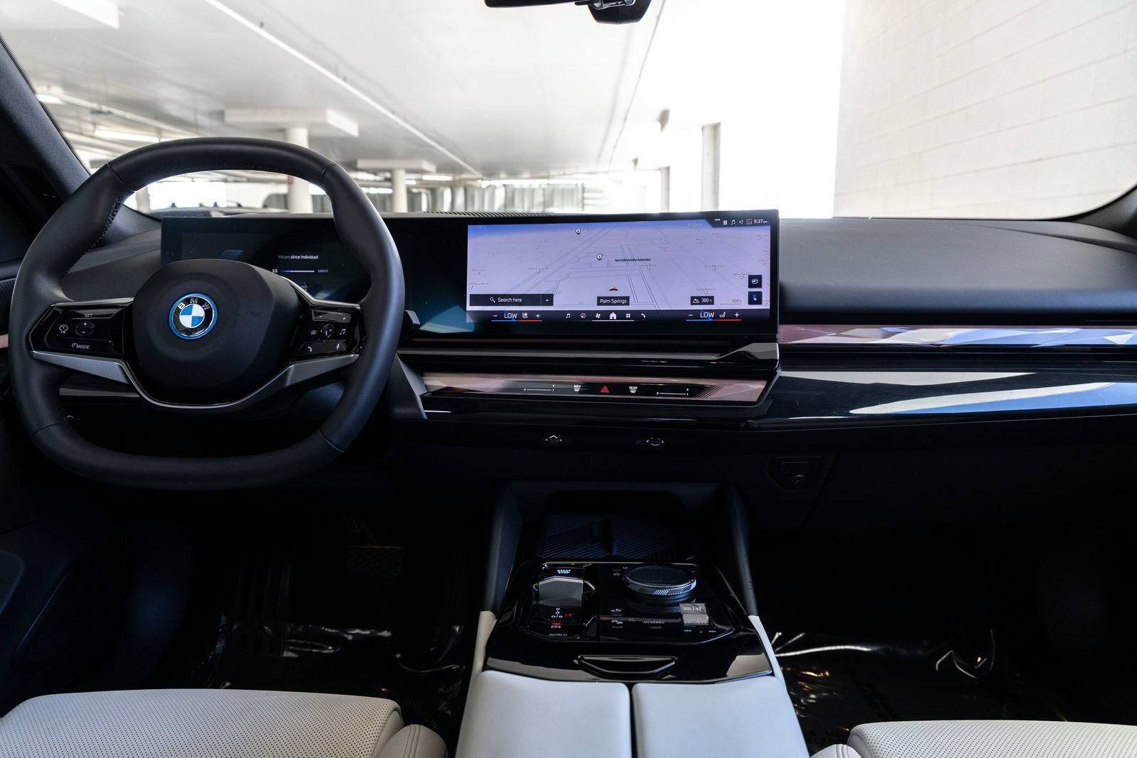 Certified 2025 BMW i5 eDrive40i w/ Premium Package RWD image 11