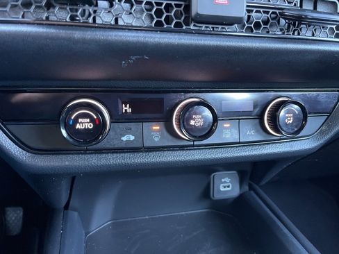 Certified 2025 Honda HR-V LX image 16