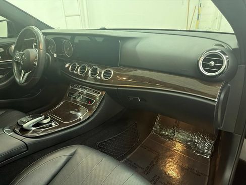 Used 2019 Mercedes-Benz E 300 image 27
