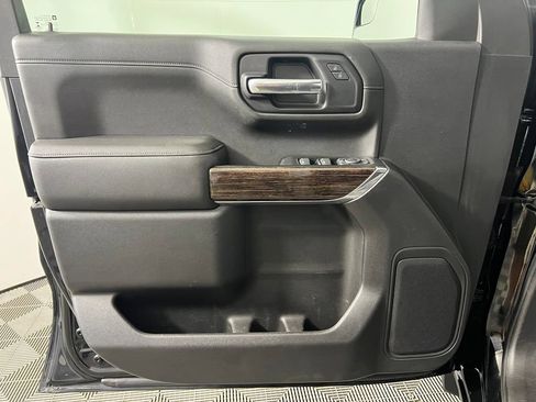 Used 2019 GMC Sierra 1500 SLE w/ SLE Value Package AWD/4WD image 16