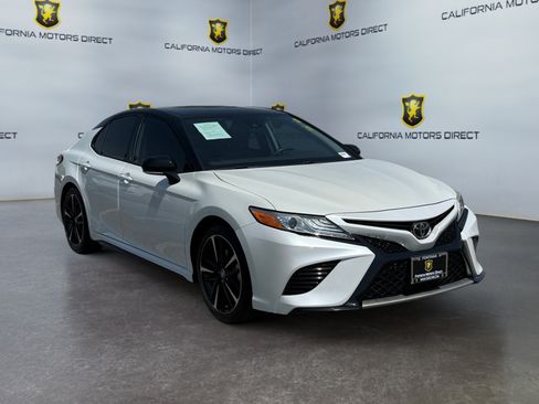 Used 2020 Toyota Camry XSE FWD image 7