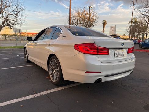 Used 2019 BMW 530e w/ Convenience Package image 3