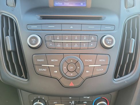 Used 2016 Ford Focus SE image 33