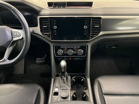 Used 2020 Volkswagen Atlas Cross Sport SEL image 14