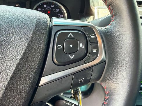 Used 2017 Toyota Camry SE FWD image 37