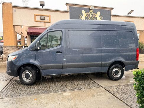 Used 2019 Mercedes-Benz Sprinter 144 image 8