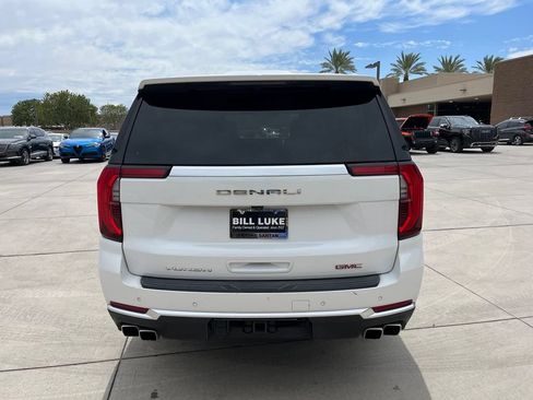 Used 2025 GMC Yukon XL Denali AWD/4WD image 8