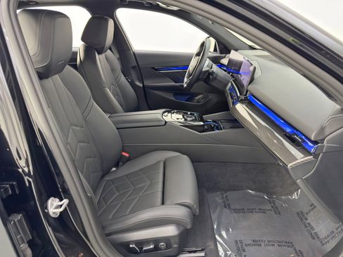 Used 2024 BMW i5 eDrive40i w/ M Sport Package image 16