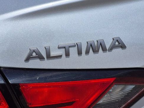 Used 2024 Nissan Altima 2.5 SV FWD image 10