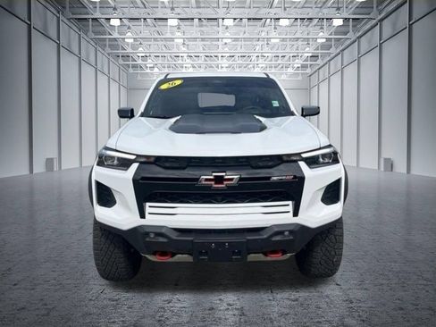 Used 2026 Chevrolet Colorado ZR2 w/ Technology Package AWD/4WD image 2