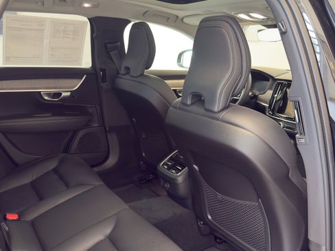 Used 2024 Volvo V90 B6 Cross Country Plus image 14