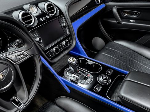 Used 2020 Bentley Bentayga Design Series image 58