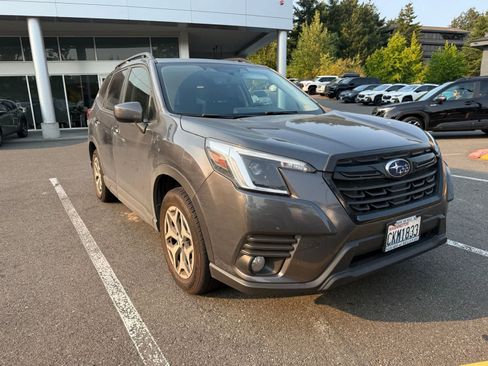 Used 2023 Subaru Forester Premium AWD/4WD image 4