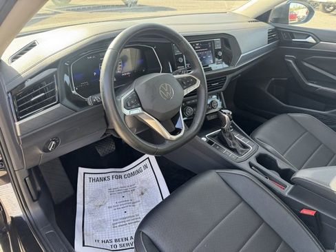 Used 2024 Volkswagen Jetta SE image 12