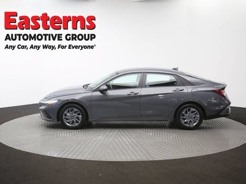Used 2024 Hyundai Elantra SEL FWD image 58