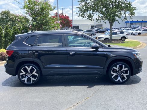 Used 2023 Volkswagen Taos SEL AWD/4WD image 11