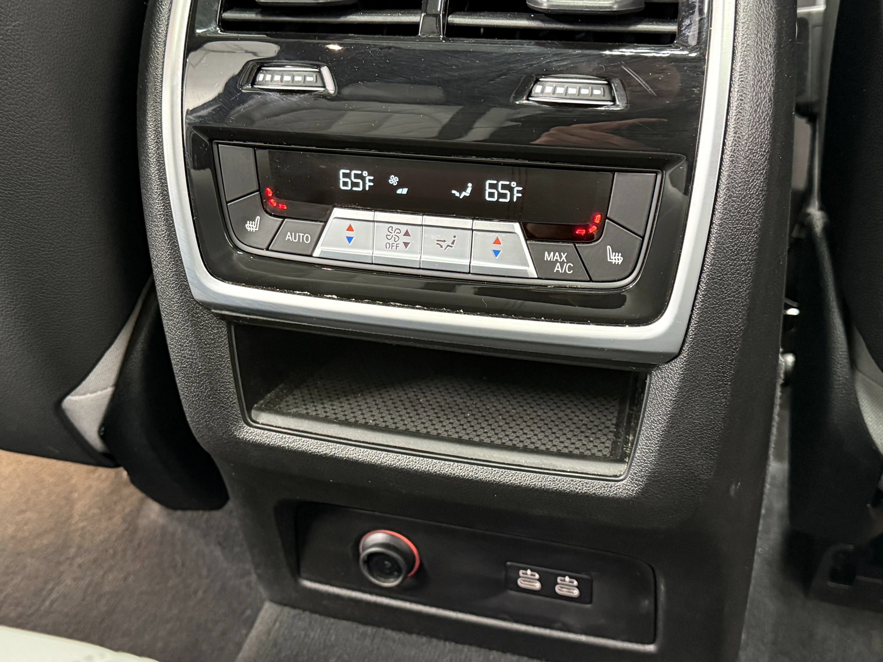 Used 2024 BMW X5 xDrive40i w/ M Sport Package AWD/4WD image 36