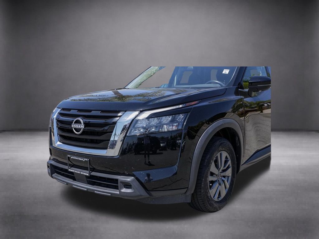 Used 2024 Nissan Pathfinder SV FWD image 11