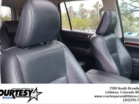 Used 2016 Lexus GX 460 w/ Premium Package AWD/4WD image 32