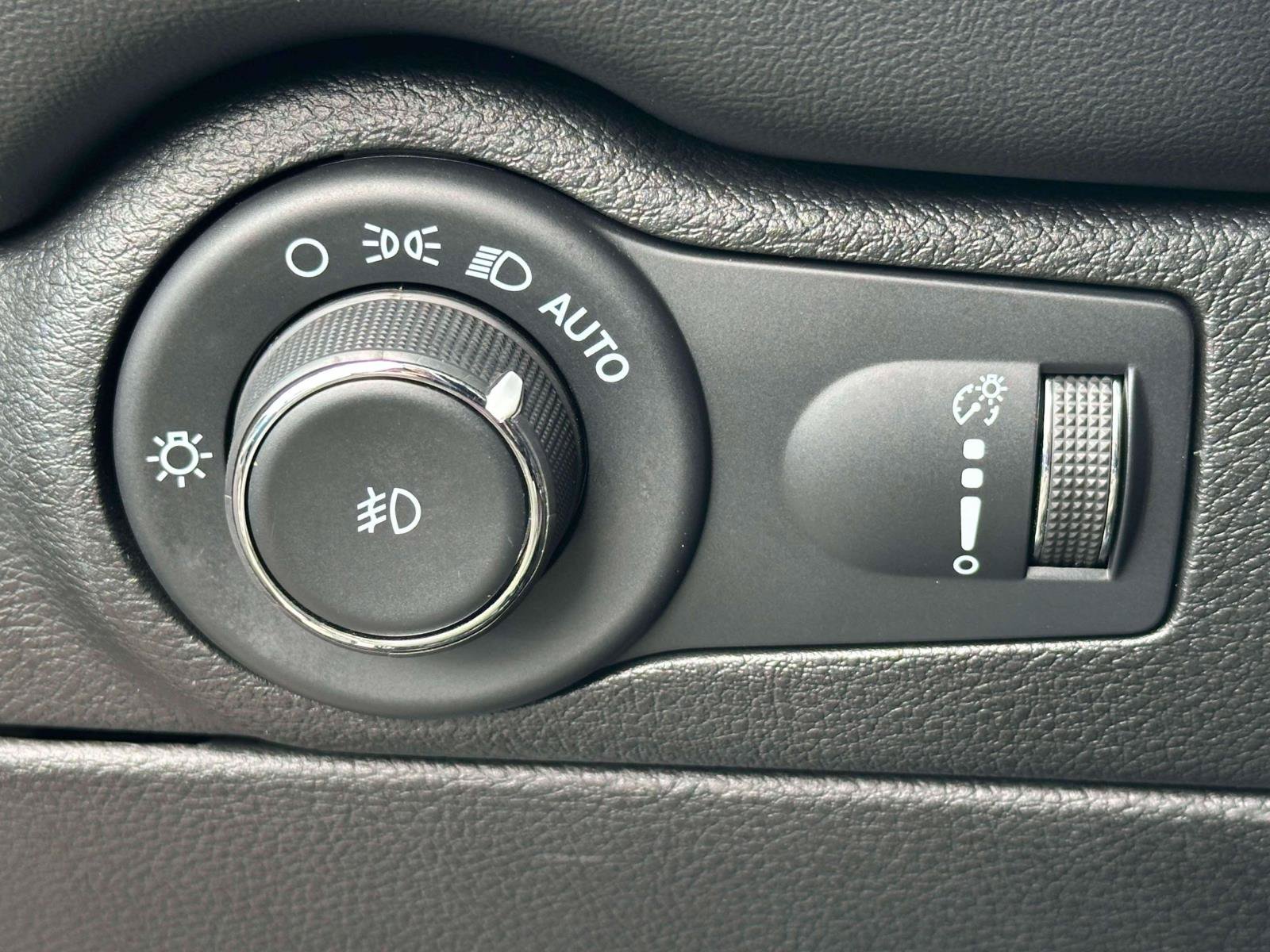 Used 2023 Dodge Durango R/T AWD/4WD image 18
