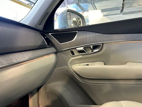 Used 2025 Volvo XC90 B6 Plus w/ Protection Package Premier AWD/4WD image 20