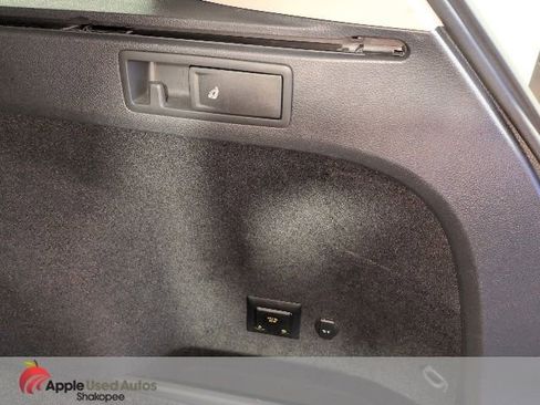 Used 2017 Volkswagen Golf SE FWD image 11
