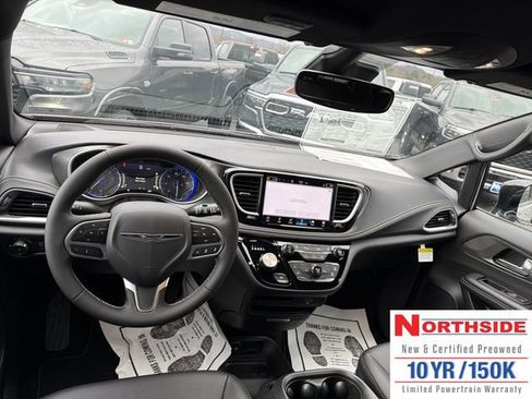 New 2026 Chrysler Pacifica Select FWD image 16