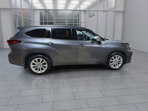 Used 2022 Toyota Highlander Limited AWD/4WD image 9