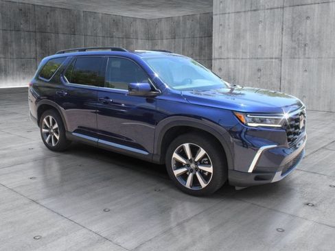 Used 2024 Honda Pilot Touring image 8