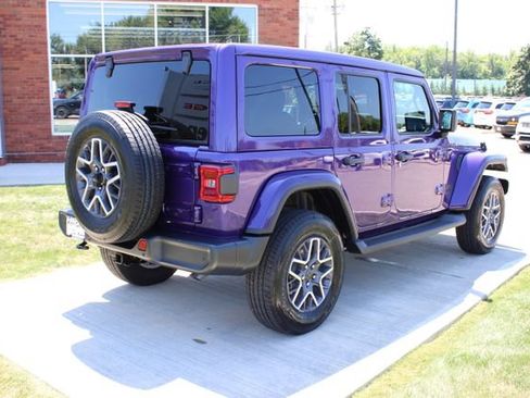 New 2026 Jeep Wrangler Unlimited Sahara AWD/4WD image 37