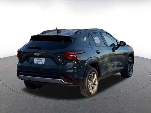 Used 2025 Chevrolet Trax LT image 14