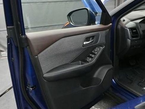 Used 2023 Nissan Rogue SV AWD/4WD image 10