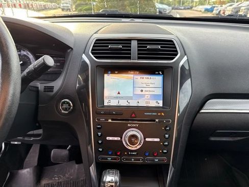 Used 2018 Ford Explorer Sport w/ Equipment Group 401A AWD/4WD image 18