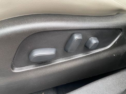 Used 2021 Cadillac XT4 Luxury image 11