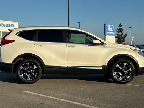 Used 2017 Honda CR-V Touring image 3
