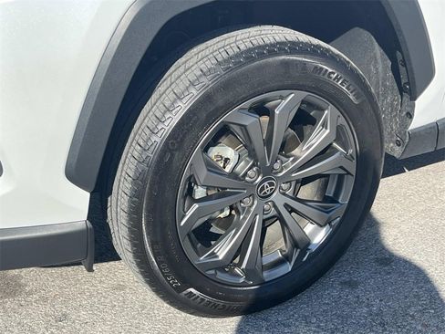 Used 2023 Toyota RAV4 XLE Premium image 9