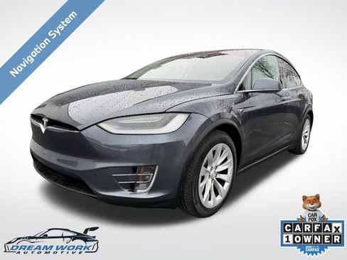 Used 2018 Tesla Model X 75D image 1