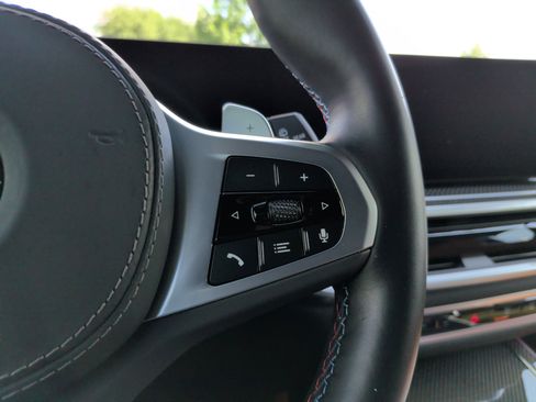 Certified 2024 BMW X7 M60i w/ Executive Package image 25