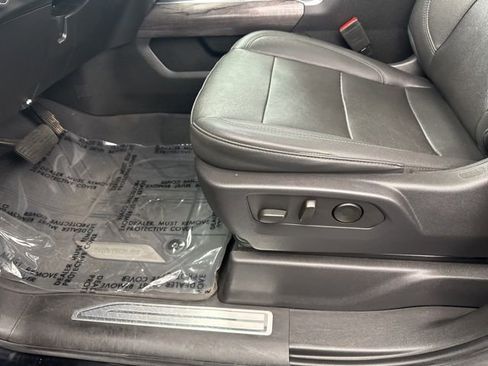 Used 2024 Chevrolet Silverado 3500 LTZ w/ LTZ Convenience Package image 31