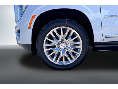 New 2026 GMC Yukon XL Denali w/ Denali Reserve Package AWD/4WD image 11