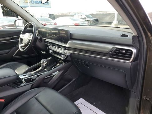 Used 2025 Kia Telluride S FWD image 30