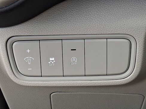 Used 2025 Kia Soul LX FWD image 26